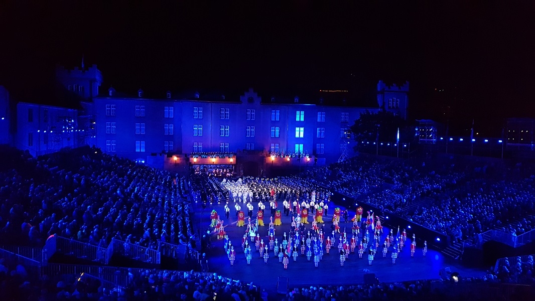 VinOptimum Basel Weinbar und Vinothek -BâleSecco offizieller Partner am Basel Tattoo