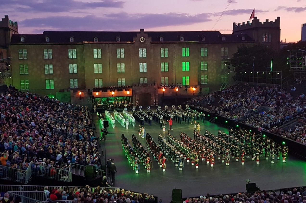 VinOptimum Basel Weinbar und Vinothek -BâleSecco offizieller Partner am Basel Tattoo