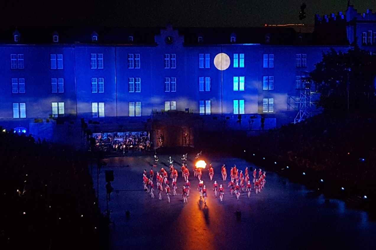 VinOptimum Basel Weinbar und Vinothek -BâleSecco offizieller Partner am Basel Tattoo