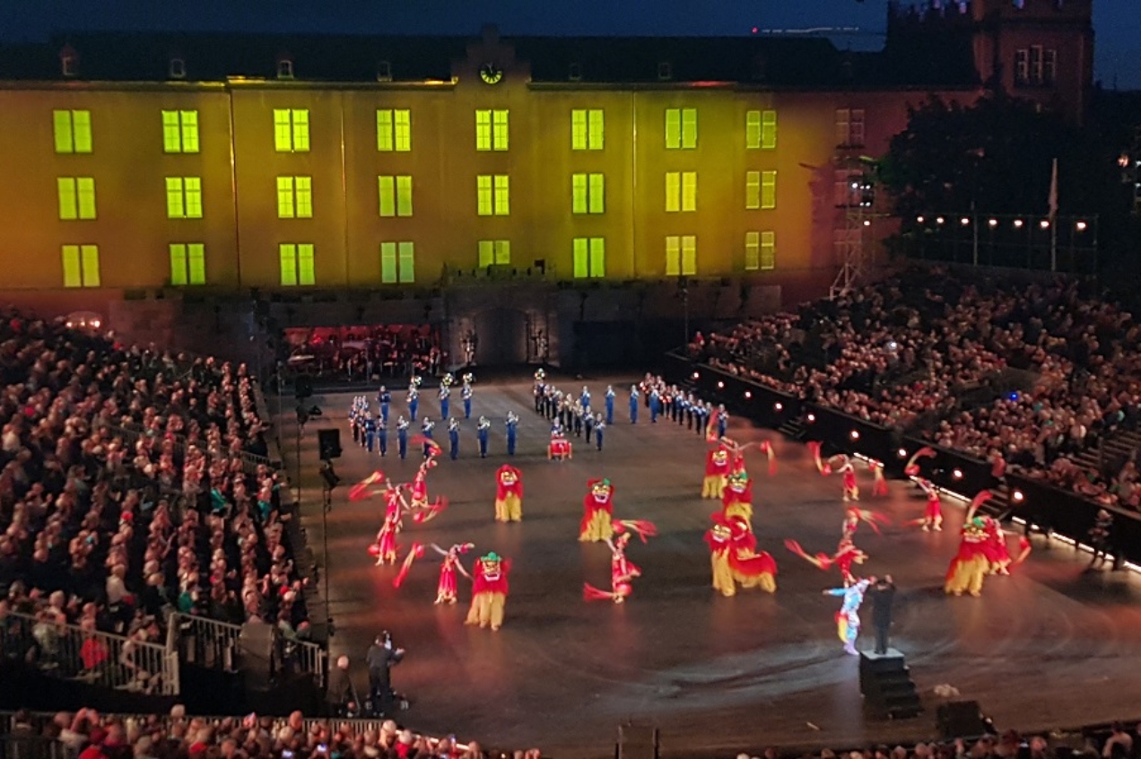 VinOptimum Basel Weinbar und Vinothek -BâleSecco offizieller Partner am Basel Tattoo